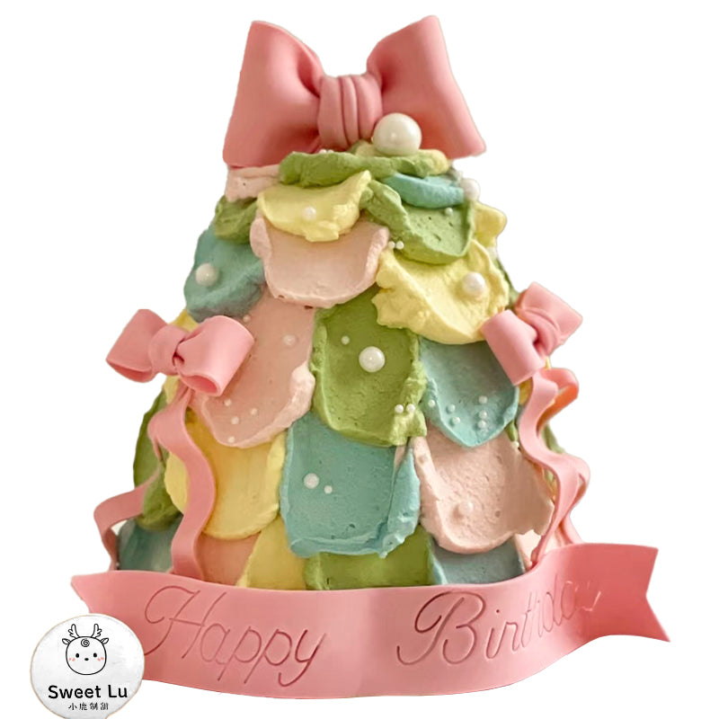 The girl's Christmas tree