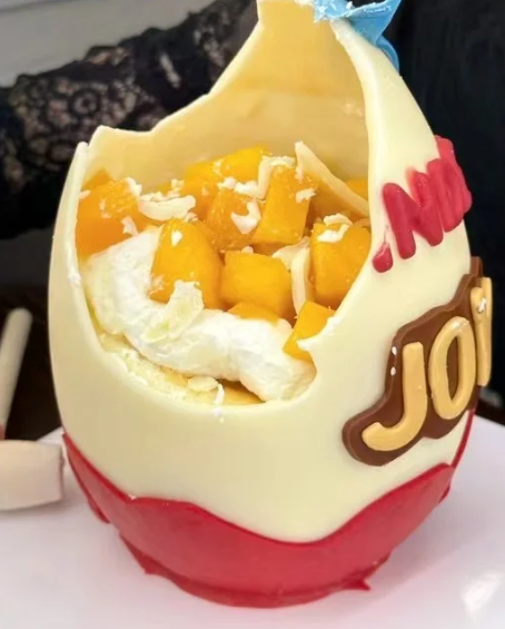 Breakable eggs - Joy {Including a hammer}