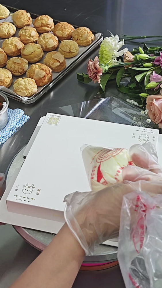 
            
                Load and play video in Gallery viewer, Mother&amp;#39;s Day Cake
            
        
